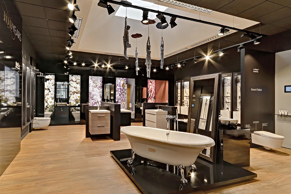 <p>Showroom-ul de pe strada Legerova nu numai că expune obiecte sanitare pentru publicul larg, ci le prezintă și profesioniștilor din domeniul arhitecturii, designului și instalațiilor sanitare.</p>